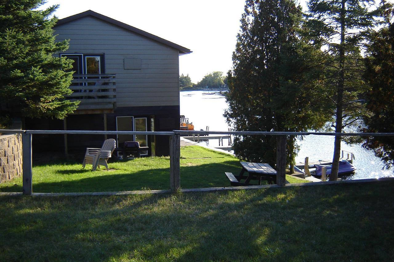 Sauble River Marina And Lodge Resort Sauble Beach Habitación foto